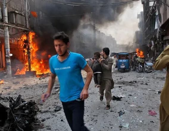 Количество погибших в результате взрыва на политическом съезде в Пакистане возросло до 54