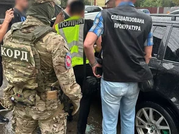 Повідомлено про підозру військовому ТЦК, який вимагав 2000 доларів за відстрочку від мобілізації
