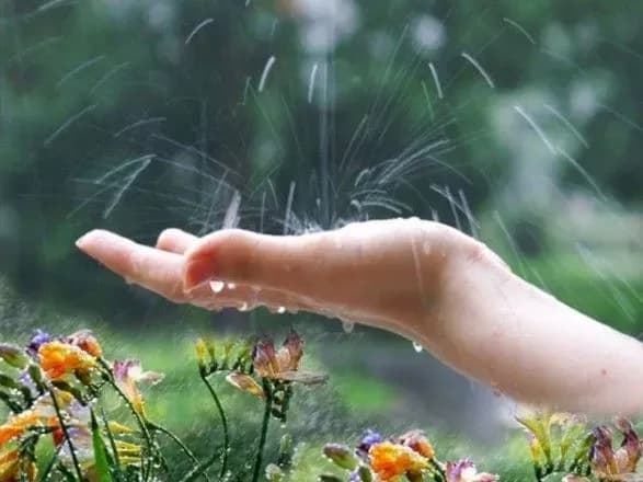 Дожди с грозами и до 32° тепла: прогноз погоды на сегодня