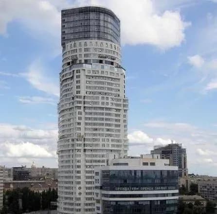 Группа мошенников по поддельным документам продавала квартиры жителей столицы