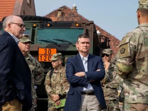 Пентагон зосереджується на модернізації, озброюючи Україну