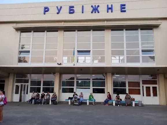 В окуповане Рубіжне на Луганщині жителі тепер можуть в’їхати тільки з дозволу військових рф