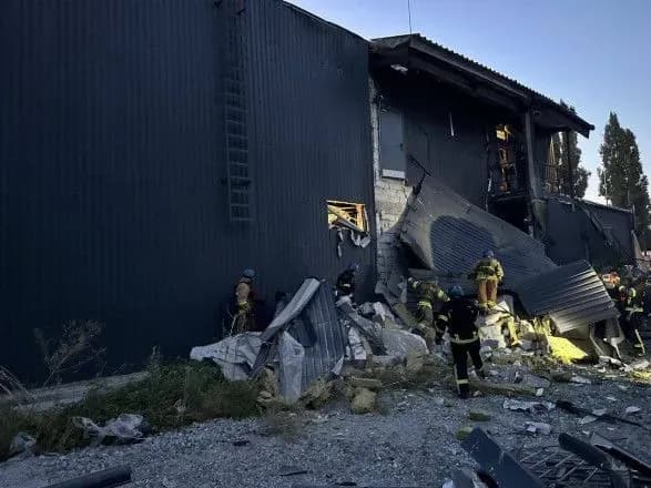 Ракетний удар рф по Запоріжжю забрав життя трьох людей, серед поранених - немовля