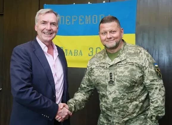 Залужний зустрівся із начальником Штабу оборони Великої Британії: про що спілкувались