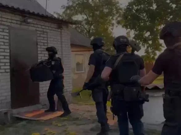 На Київщині дідусь ґвалтував свою 13-річну онуку: чоловіку загрожує до 15 років позбавлення волі