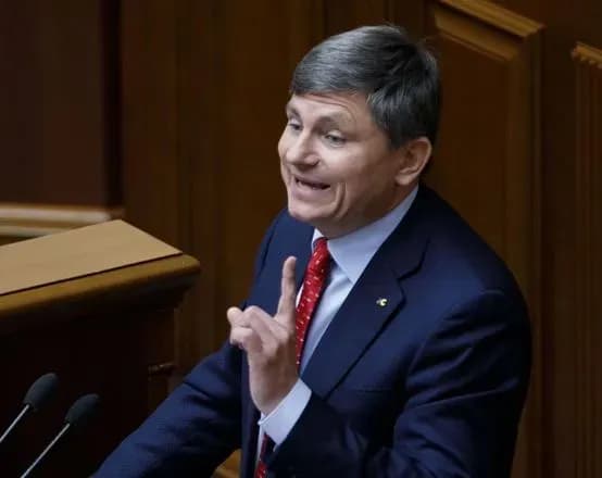 Нардепа Артура Герасимова ВАКС визнав винним у недостовірному декларуванні майна, але звільнив