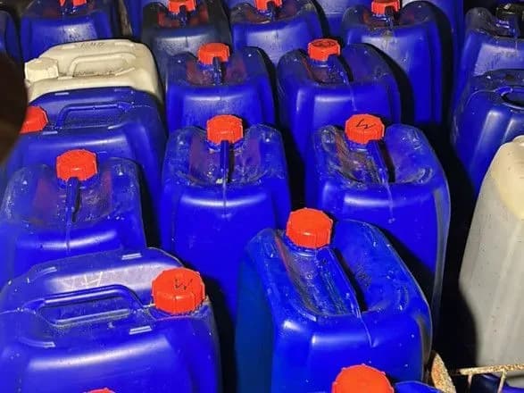 В Украине накрыли наркоторговцев, у которых нашли рекордную партию "товара": среди задержанных экс-полицейский