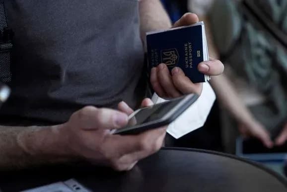 США продлили специальный статус для украинских беженцев до апреля 2025 года