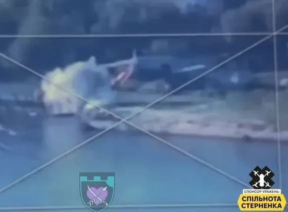 Сили оборони півдня показали, як поцілили по російському човну з десантниками