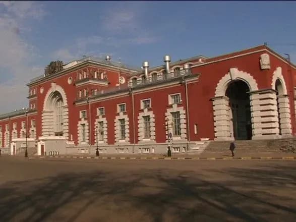 россияне заявили, что украинский дрон атаковал железнодорожный вокзал в курске