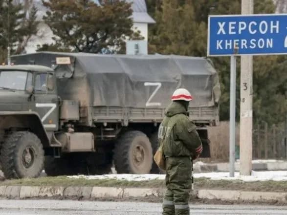 На окупованій частині Херсонщини озброєні росіяни шукають своїх дезертирів — Маляр