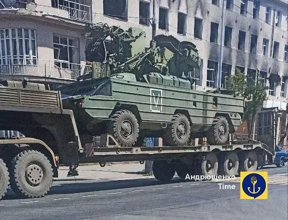 Під Маріуполем значно побільшало окупантів, фіксують нове маркування техніки ворога - радник мера