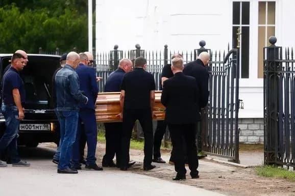 російський петербург ховає ватажків пвк "вагнера": що відомо