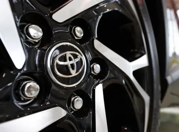 Toyota зупинила роботу всіх заводів в Японії через збій системи
