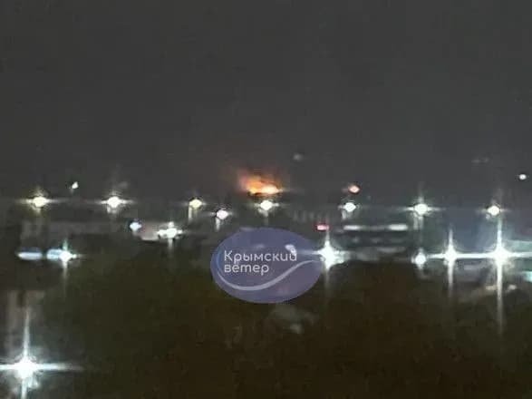 В окупованій Феодосії спалахнула пожежа: ймовірно, є влучання безпілотника