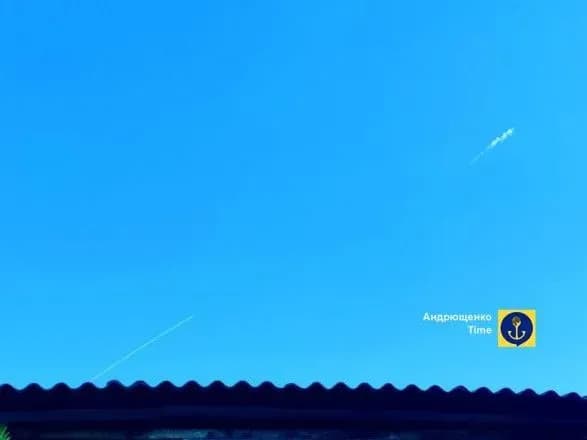 Ранок у Маріуполі розпочався з вибухів, ворог підняв авіацію - радник мера