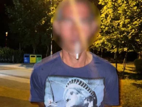 Хотів зґвалтувати хлопчика у вбиральні столичного парку: чоловіку повідомили про підозру