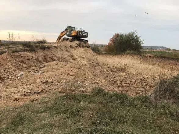 Незаконно добывали ископаемые в заказнике: чиновнику сообщили о подозрении