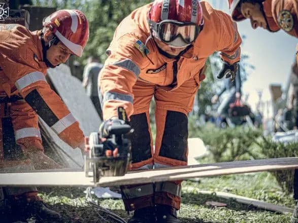 Ворожий удар по Сумах: пошуково-рятувальні роботи завершено