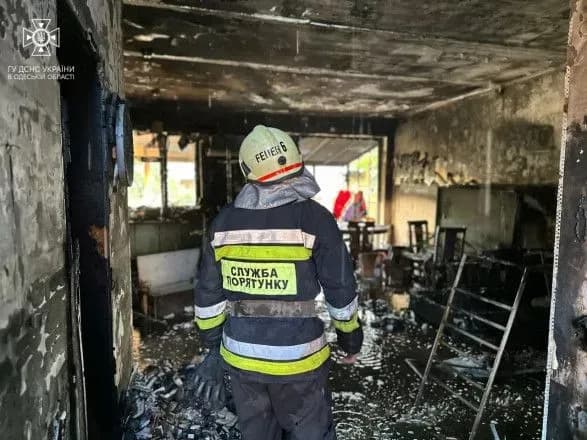 В Одесі виникла пожежа в будинку: постраждав чоловік та чотири дитини