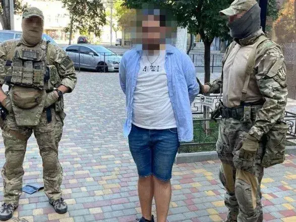 Відправляв ухилянтів за кордон під виглядом "церковних місіонерів": затримали ексдиякона УПЦ МП