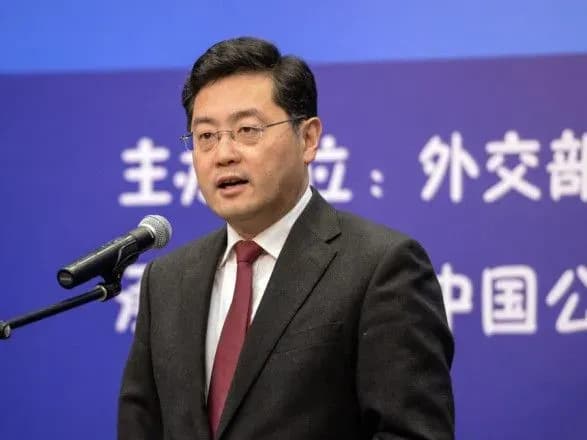 Министр иностранных дел Китая едет с визитом в Россию