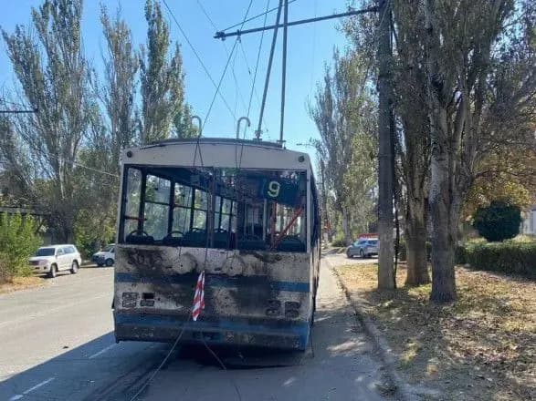 Вражеский обстрел троллейбуса в Херсоне: один из пострадавших скончался в больнице