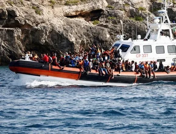 На італійському Лампедузі мігрантів вже більше, ніж жителів острова: влада намагається знайти рішення