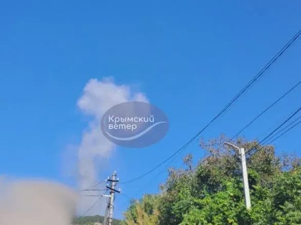 Вибухи в Севастопольському районі: повідомляють про "приліт" по військовій частині рф
