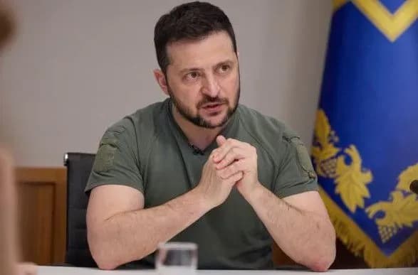 Зеленський: Список цілей путіна змінився - тепер він змушений принижуватись