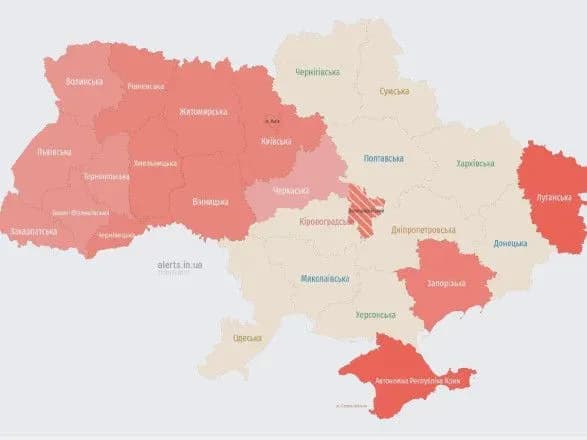 Вибухи пролунали у Рівному та на Вінничині - ЗМІ