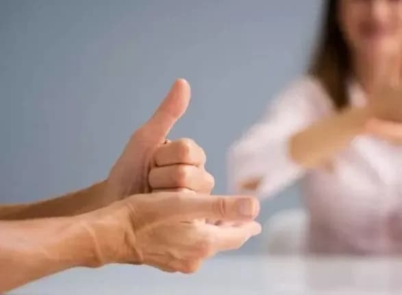 23 вересня: Міжнародний день жестових мов, День боротьби з незавершенням дітьми середньої школи