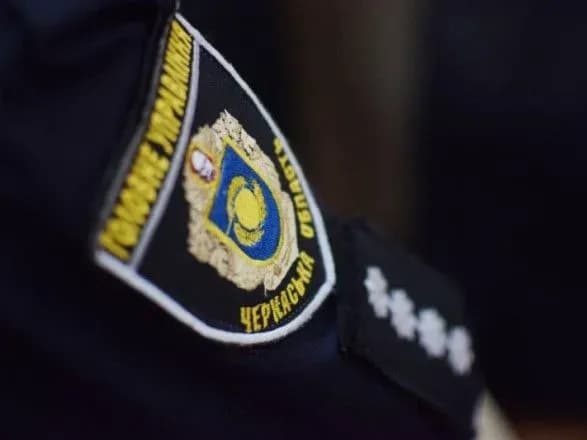 На Черкащині чоловік сокирою вдарив поліцейського