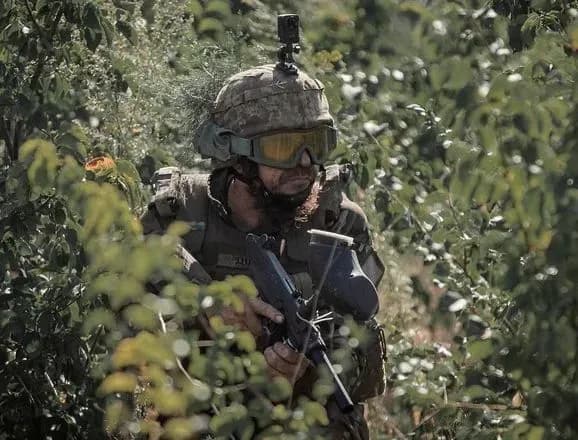 Третя штурмова бригада показала, як заходила на позиції ворога під Андріївкою