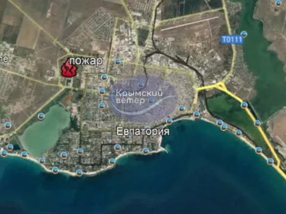 Возле Евпатории зафиксировали мощный пожар в районе военной части: что известно