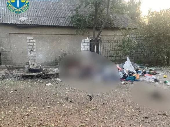 Артилерійський обстріл Херсону: поруч із місцем загибелі жінок виявили дітей, їх евакуювали