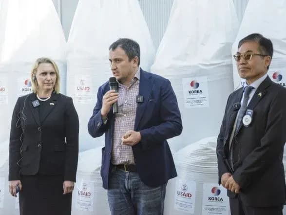 Малі фермери з усіх областей України отримають міндобрива від США та Південної Кореї