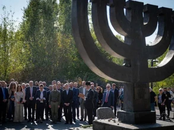 Єрмак обговорив з послами реалізацію пункту Формули миру щодо відновлення справедливості