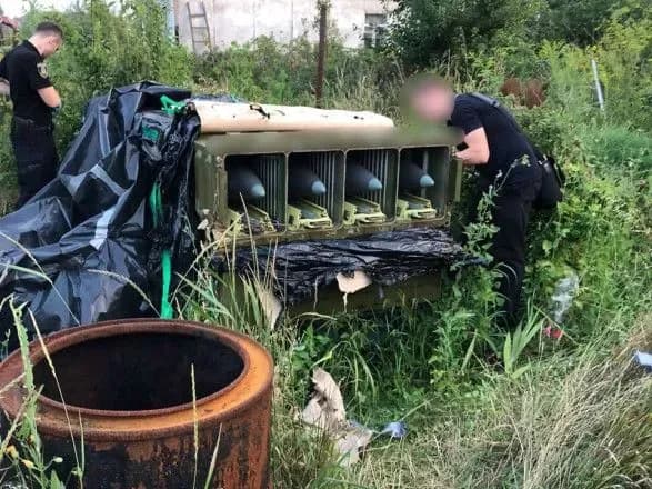 Зброя на понад 30 мільйонів гривень: двоє чоловіків під Києвом ховали ЗРК окупантів