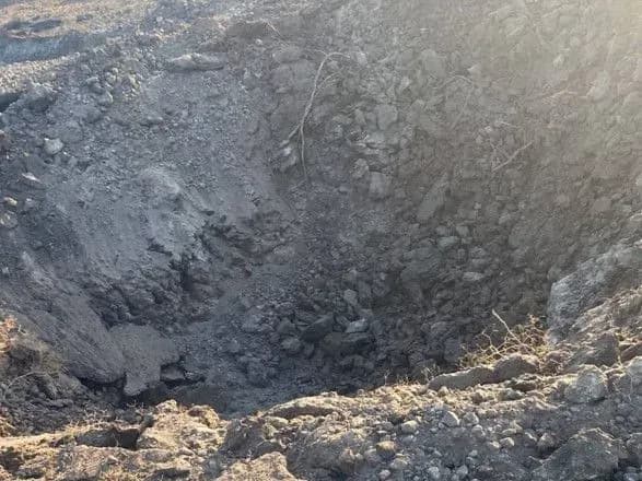 Окупанти на Донеччині скинули авіабомбу в забудову, біля якої гуляли діти: є поранені