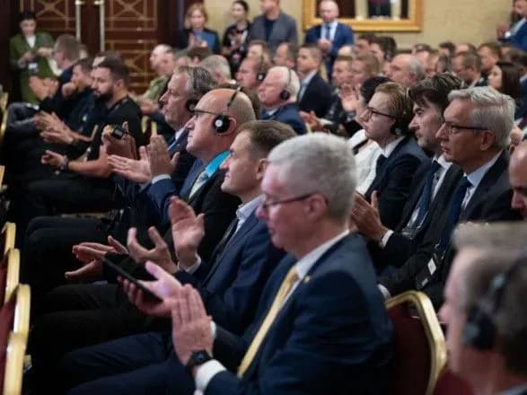 Форум оборонних індустрій зібрав більше ніж 250 компаній та понад 30 країн - Зеленський