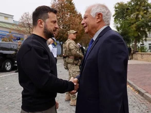 Голова євродипломатії Жозеп Боррель у Києві: зустрівся із Зеленським, вшанував пам’ять загиблих захисників і захисниць України