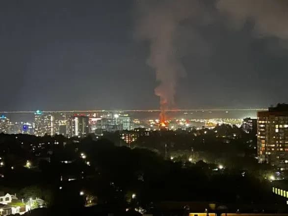 В российском ростове пылает: загорелось на одном из складских помещений