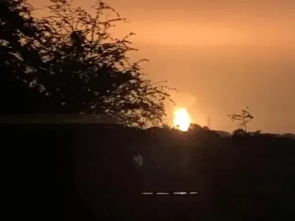 У Великій Британії через удар блискавки стався вибух на сміттєпереробному заводі