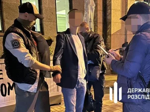 Хабар у 45 тисяч доларів: прокурору Фастівської окружної прокуратури повідомили про підозру