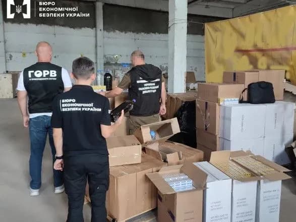 Дві тисячі літрів спирту та 11 тис. пачок сигарет: на Одещині вилучили контрафактну продукцію вартістю 1,26 млн грн