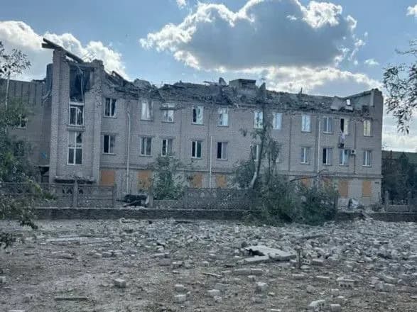 Під час обстрілу Берислава на Херсонщині росіяни влучили в лікарню: поранені двоє медпрацівників