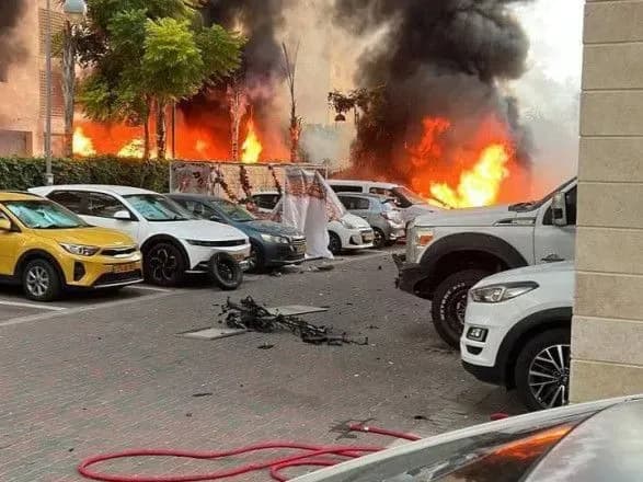 Ізраїль зазнав масованої атаки з території сектора Гази, терористи проникли на південь країни