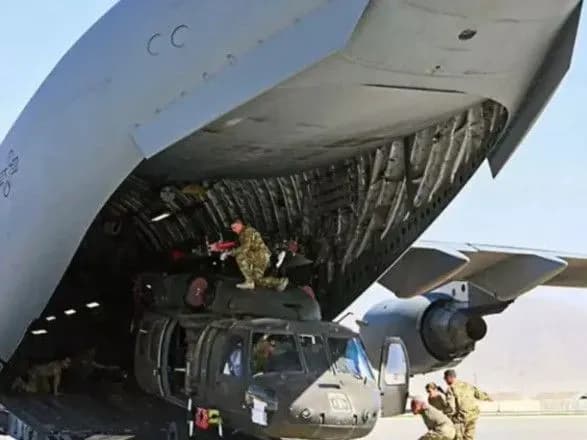 Перший літак із боєприпасами США приземлився в Ізраїлі