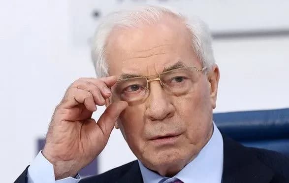 Азарову та двом його поплічницям повідомили про підозру: одна з них - посадовиця столичної РДА